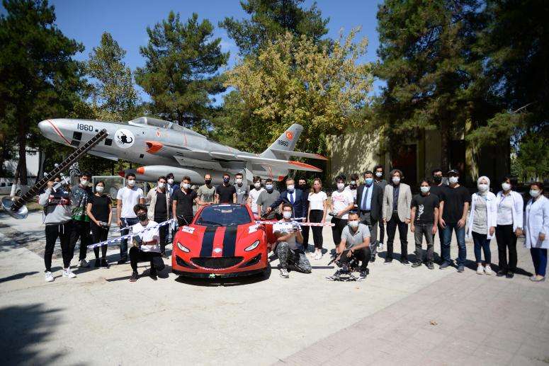 Rektör Kılavuz’dan TEKNOFEST'te yarışan öğrencilere moral ziyareti