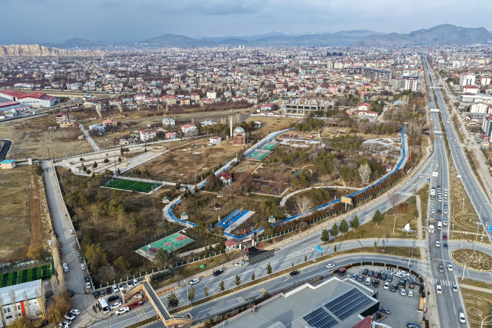 T&uuml;rkiye Y&uuml;zyılı Millet Bah&ccedil;esi tamamlandı