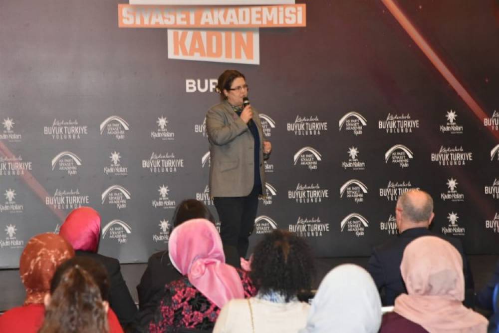 Bursa Siyaset Akademisi'nde son ders zili çaldı