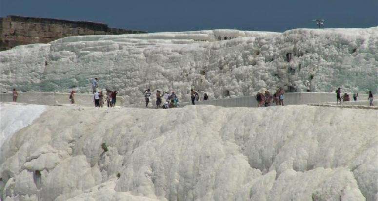 Pamukkale'de ziyaretçi sayıları düştü