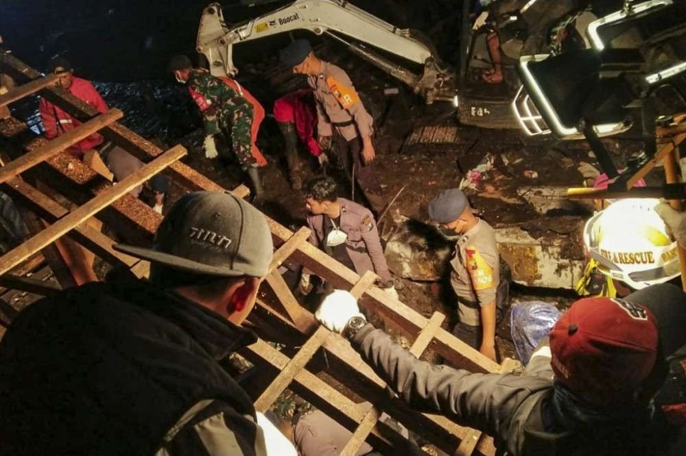 Endonezya'da sel felaketi: 11 kişi kayıp