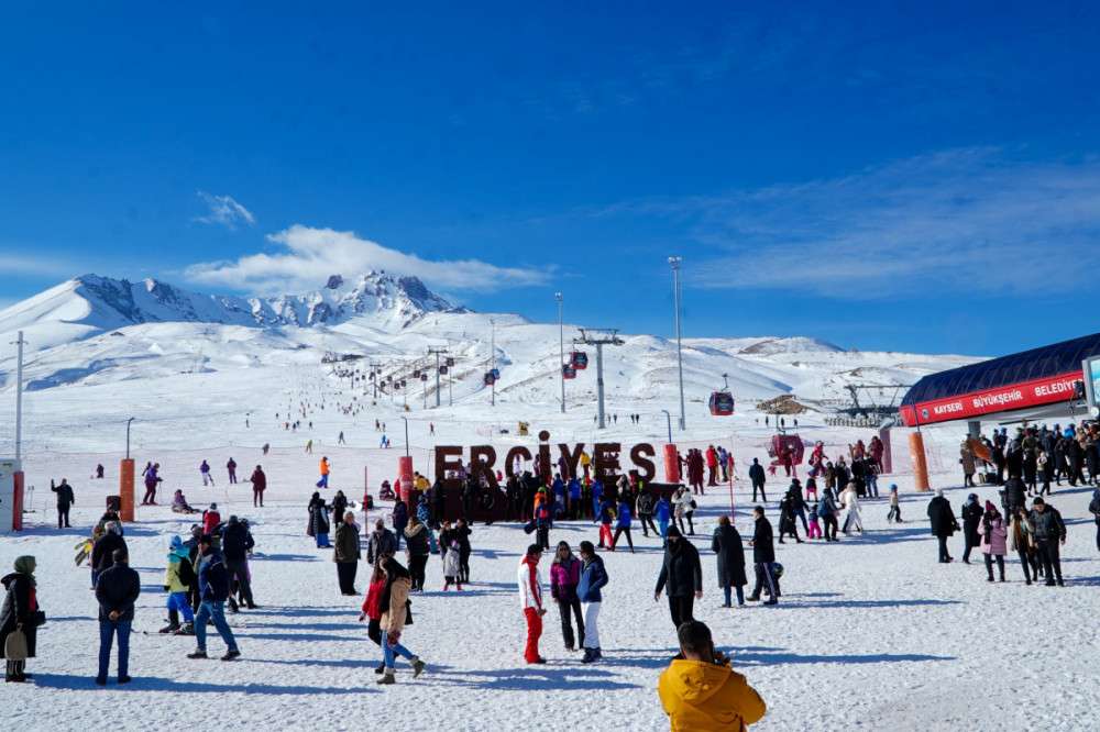 Erciyes'de hafta sonu 30 bin turist ağırlandı