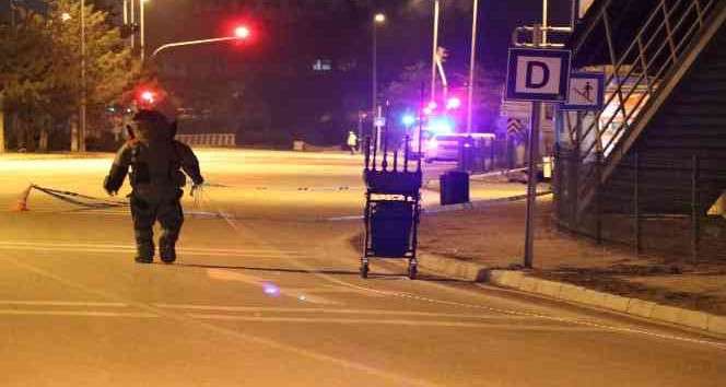 İl Emniyet Müdürlüğü yakınında unutulan valiz ekipleri harekete geçirdi