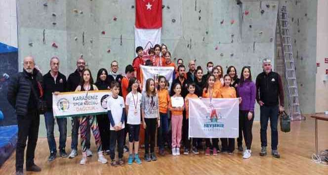 İnegöl Belediyespor kürsüleri fethetti