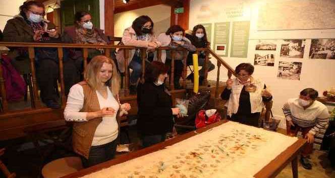 İpek Evi'nde ipek ve keçeden şal yapıldı