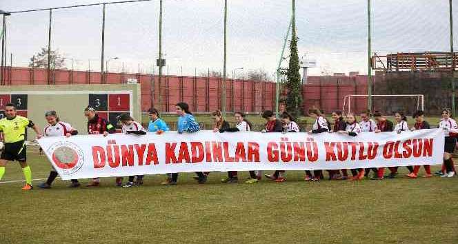 Kadınlar Günü'ne özel dostluk maçı
