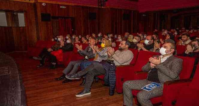 Kumdan Şehir izleyicisi ile buluştu