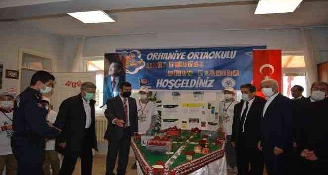 Öğrencilerinin hazırladığı TÜBİTAK 4006 Bilim Fuarı açıldı