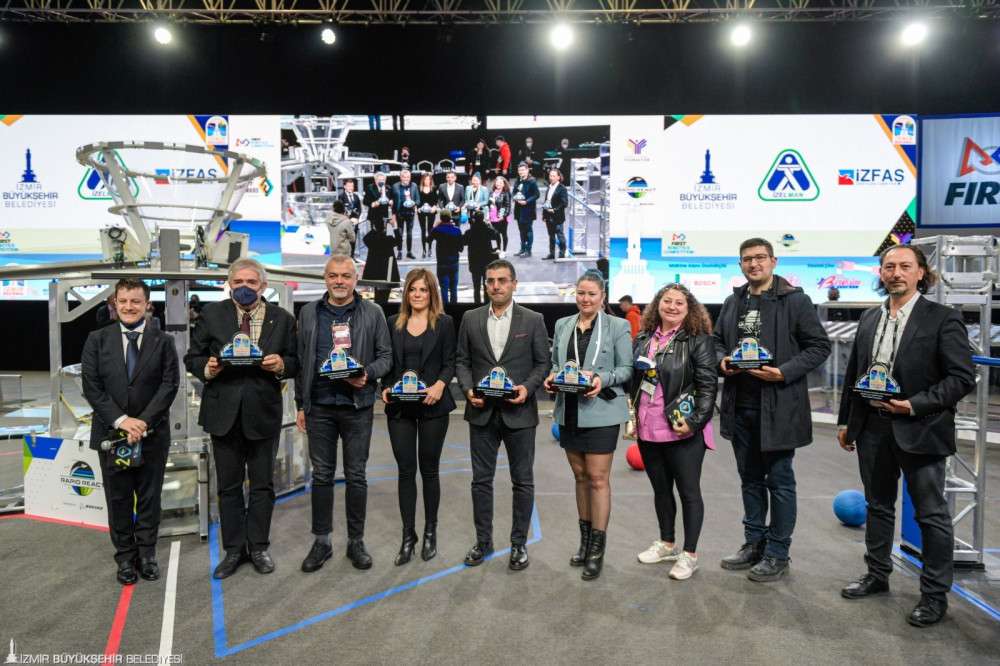 Robotlardan coşkulu başlangıç