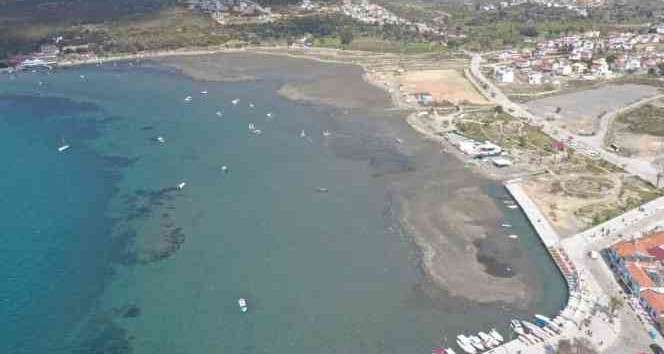 Seferihisar'da deniz 30 metre çekildi