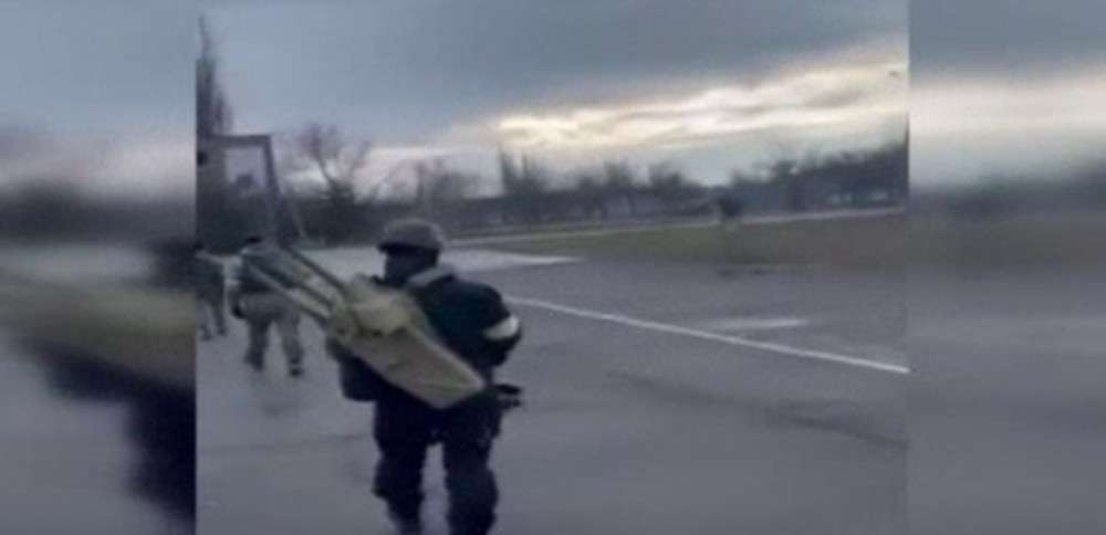 Ukrayna askeri, Kulbakio Havaalanı'nı geri aldı