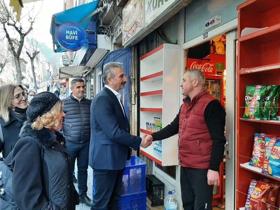 YEŞİLTAŞ: KAŞIKLA VERİP, KEPÇEYLE ALDI